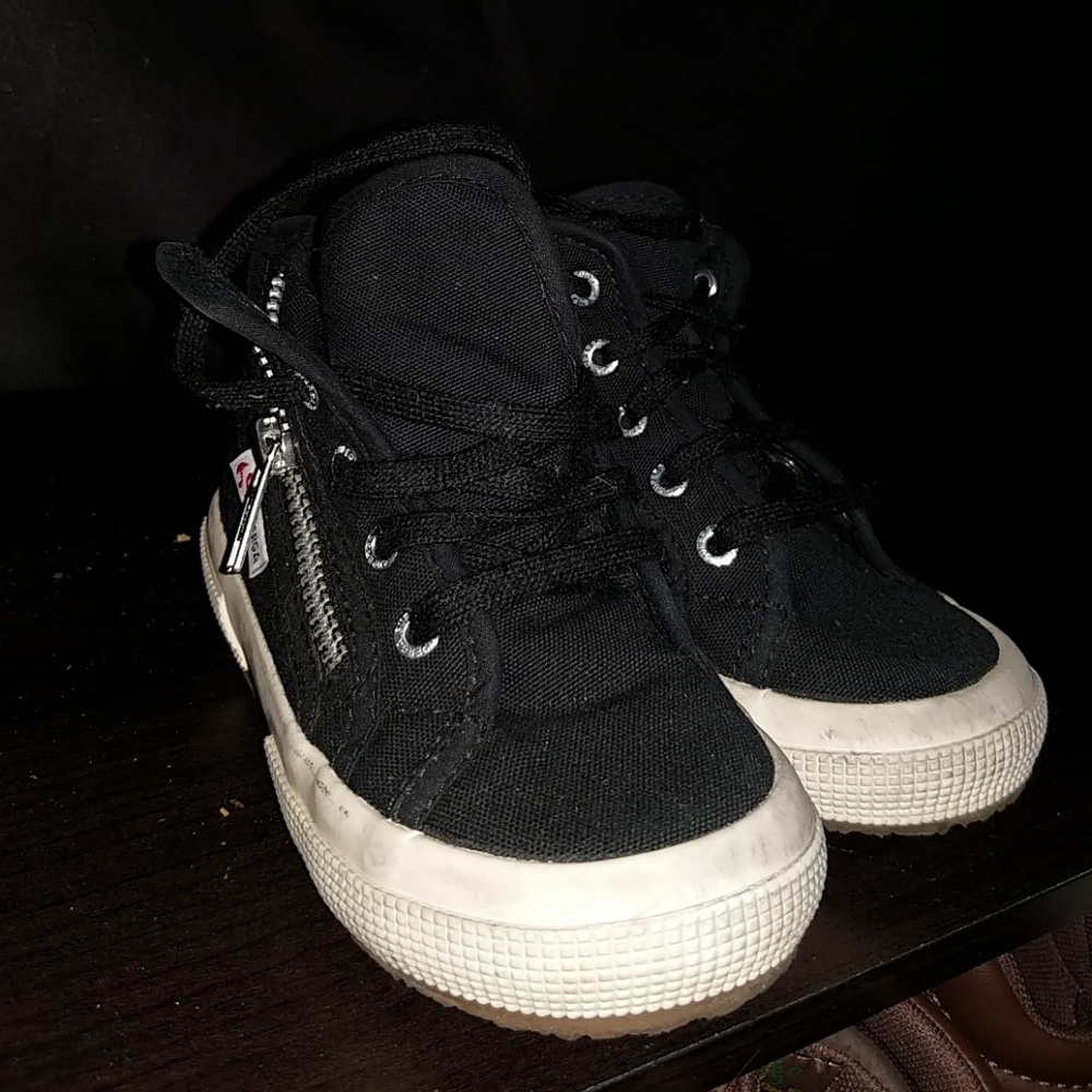Boys sneakers